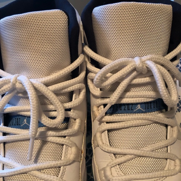 Jordan sneakers - Picture 2 of 3